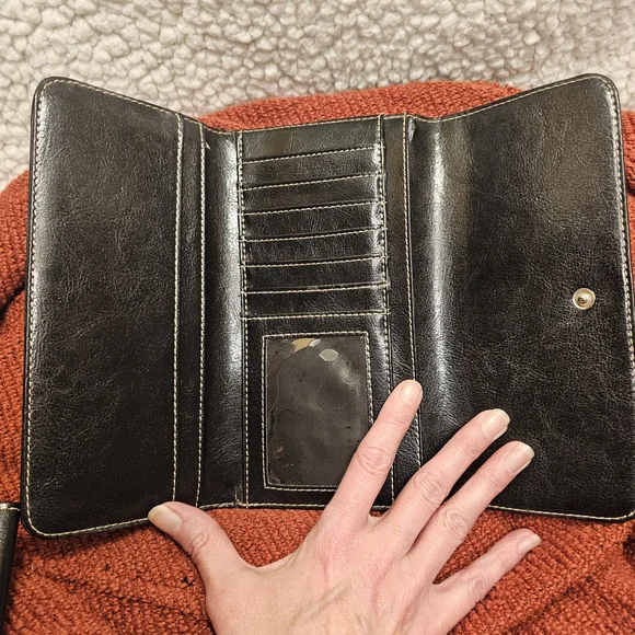 Gucci Black Leather Wallet and Checkbook Holder - Picture 2 of 9